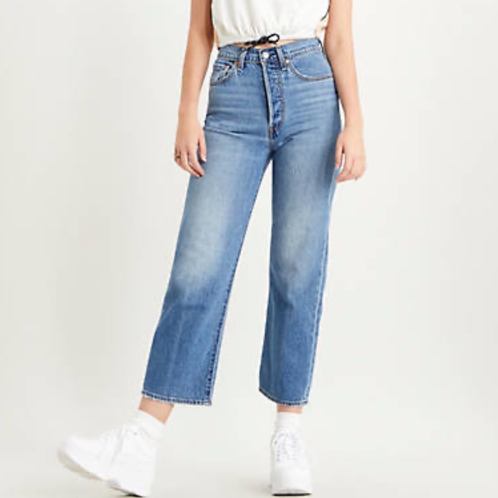 Levi’s Ribcage Straight Ankle Jeans